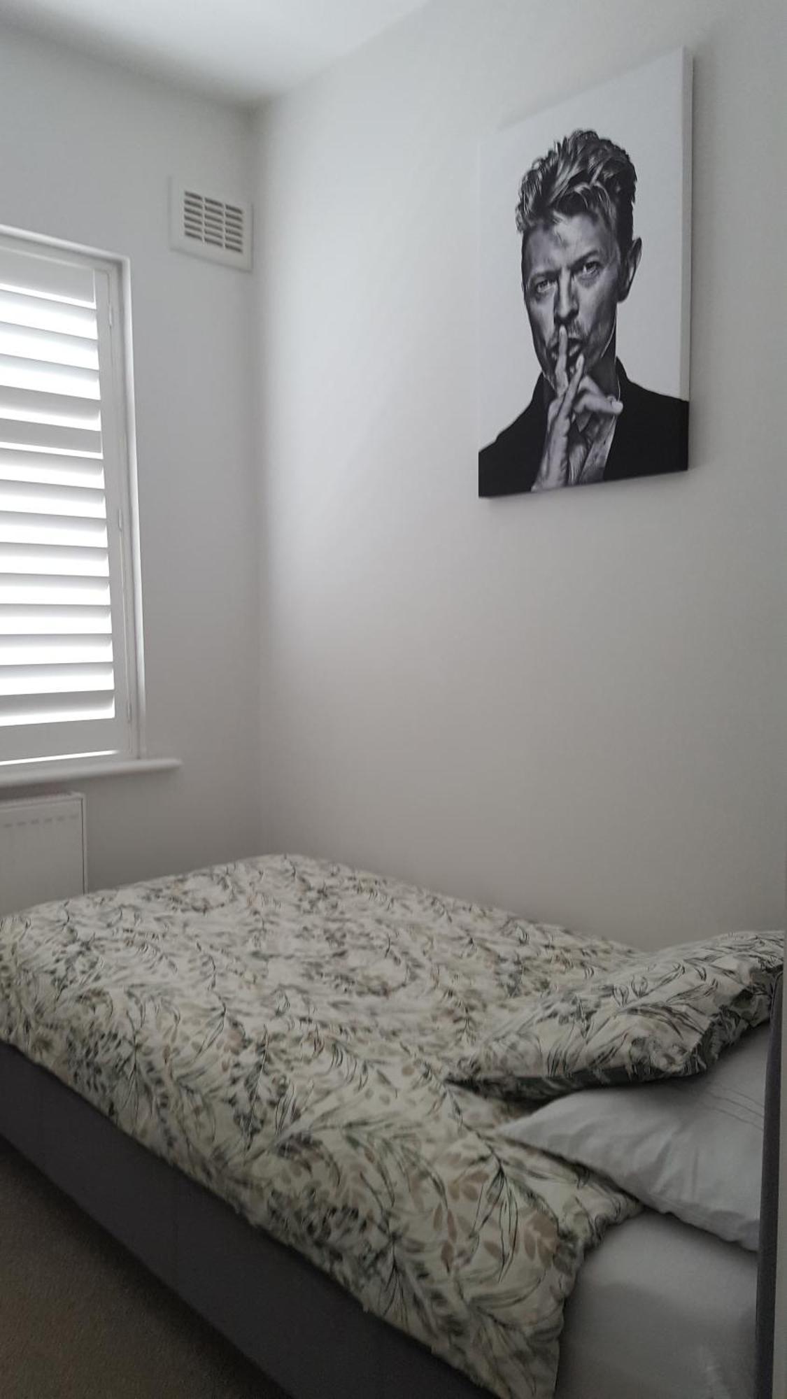Family Home With Easy Commute To London! Croydon Extérieur photo